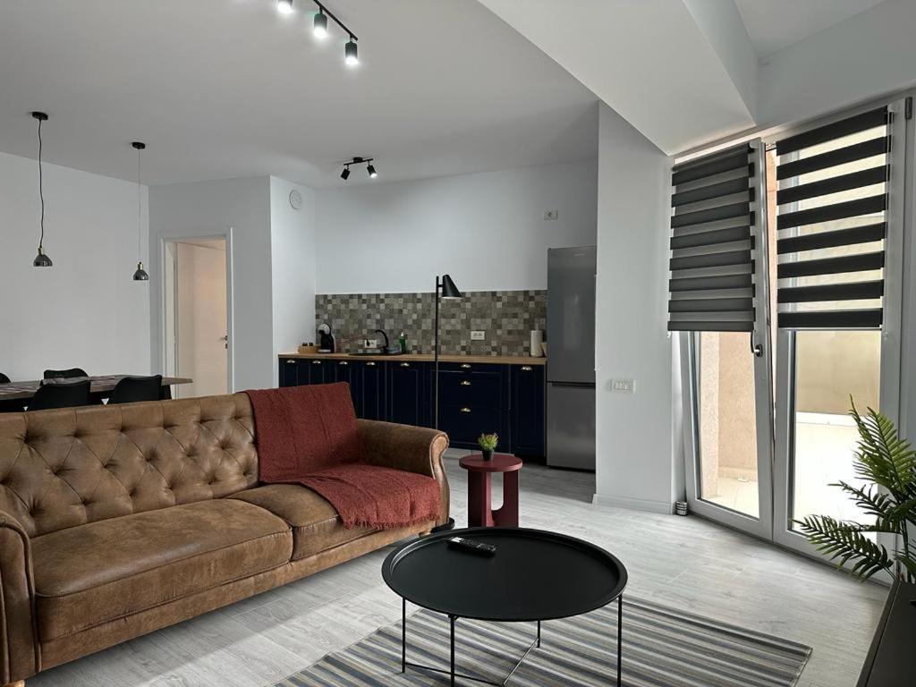 City Center Accommodation - 308 ريشيتسا المظهر الخارجي الصورة