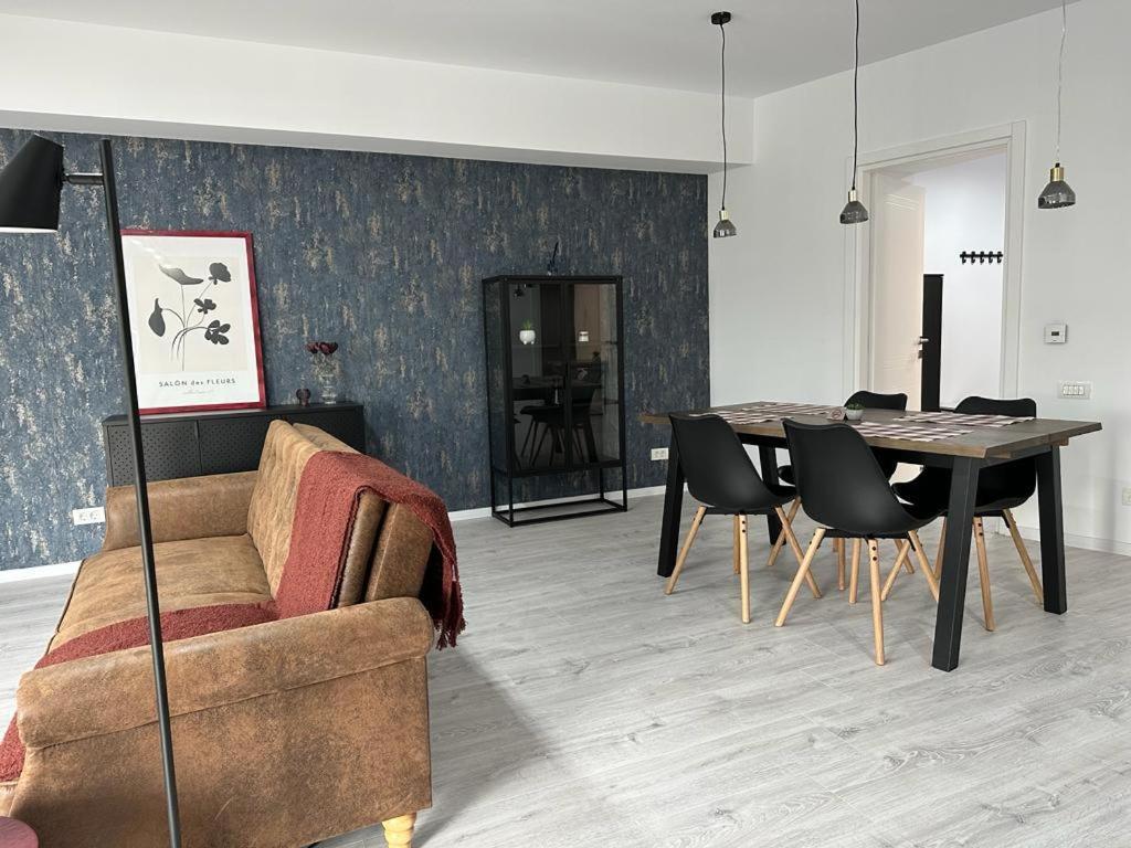 City Center Accommodation - 308 ريشيتسا المظهر الخارجي الصورة