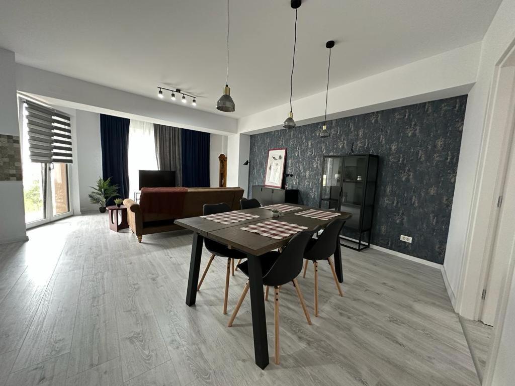 City Center Accommodation - 308 ريشيتسا المظهر الخارجي الصورة